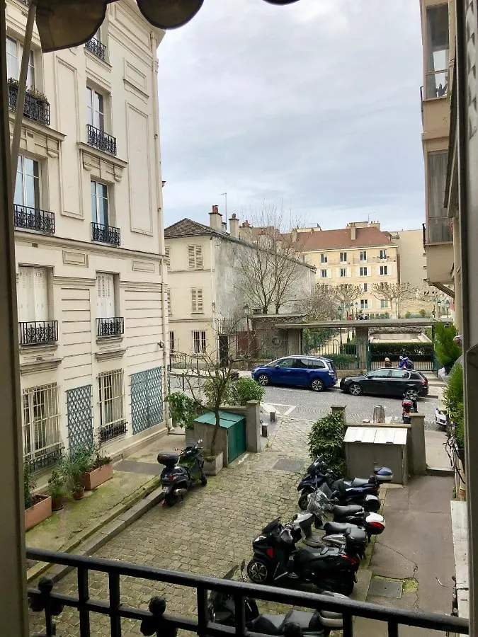Rare Appartement D'Architecte En Haut De Montmartre Paris 0*,  France