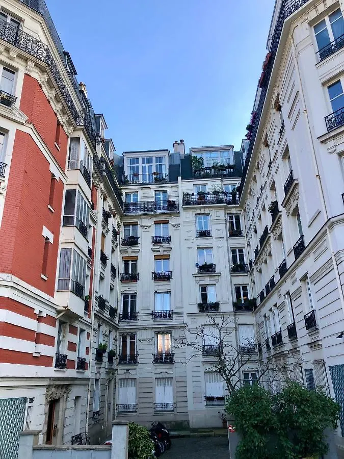 Rare Appartement D'Architecte En Haut De Montmartre Paryż 0*,