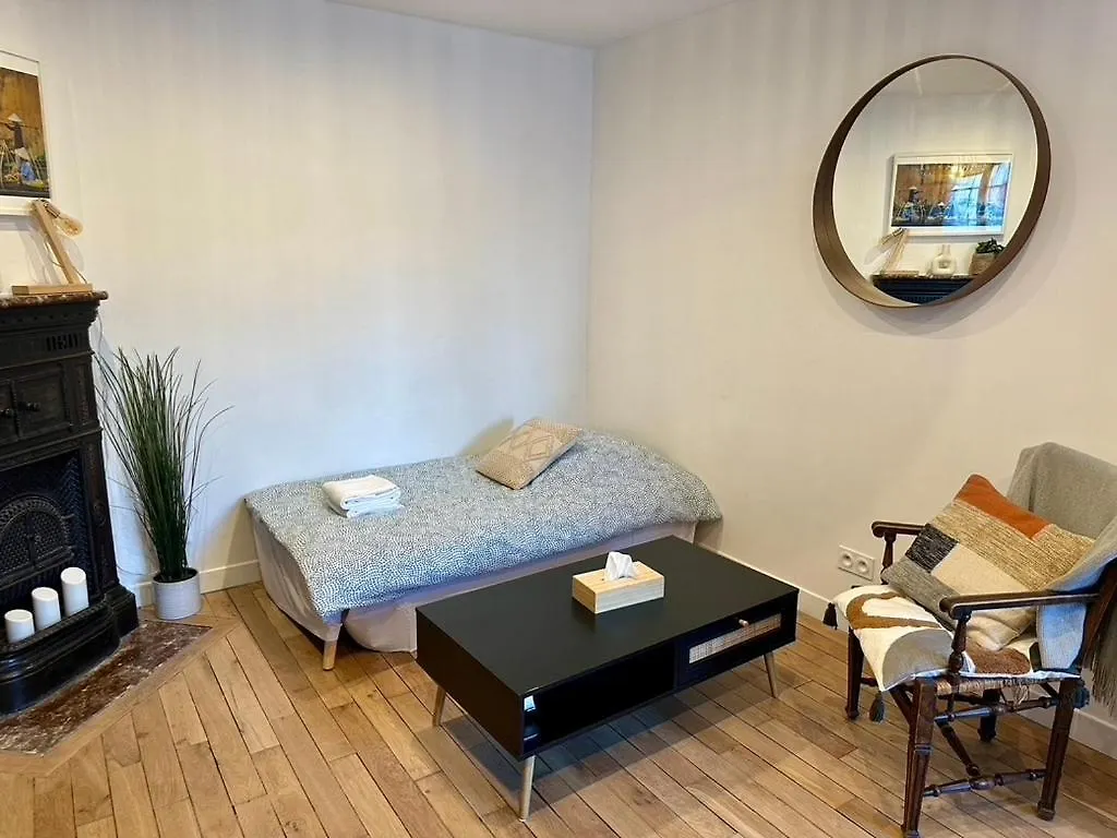 Rare Appartement D'Architecte En Haut De Montmartre Paryż 0*,  Francja